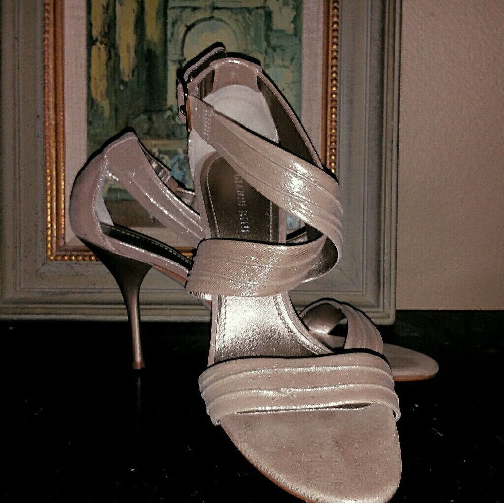 Gianni Bini Champagne Shimmer Heels Size 10